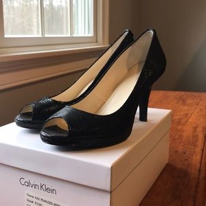 Calvin Klein black snake skin pump